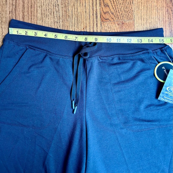 Athletic Works Unisex Black Shorts - Picture 3 of 7